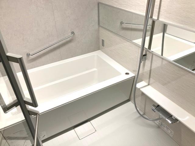 ※写真は同タイプ住戸です。(風呂)
