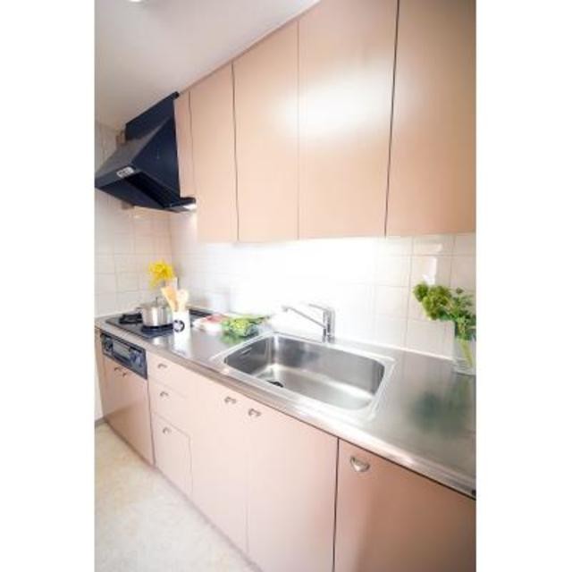 ※写真は同タイプ住戸です。(キッチン)