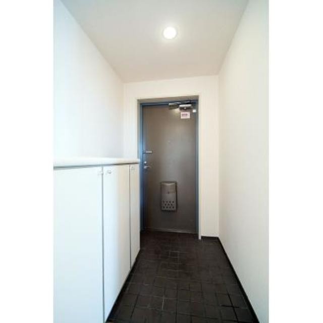 ※写真は同タイプ住戸です。(玄関)