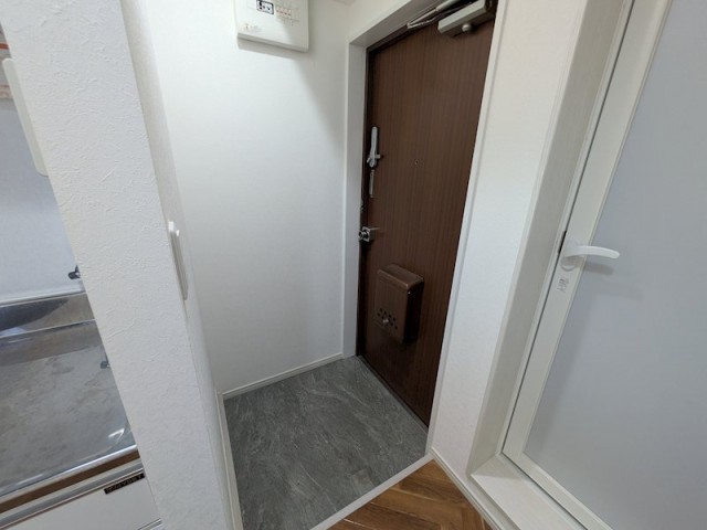 (玄関)