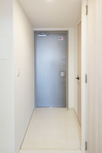 ※写真は同タイプ住戸です。(玄関)