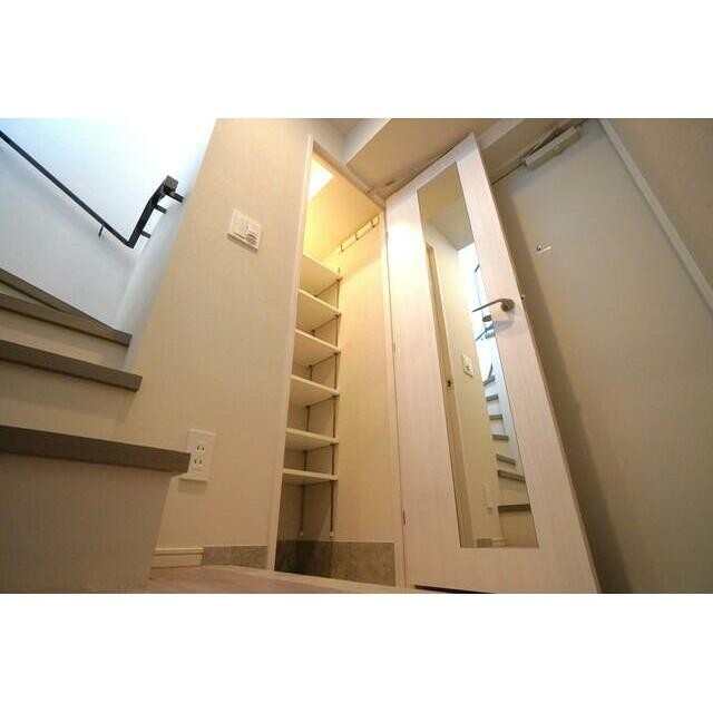 ※写真は同タイプ住戸です。(玄関)