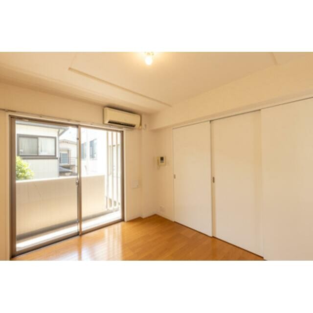 ※写真は同タイプ住戸です。(居間)