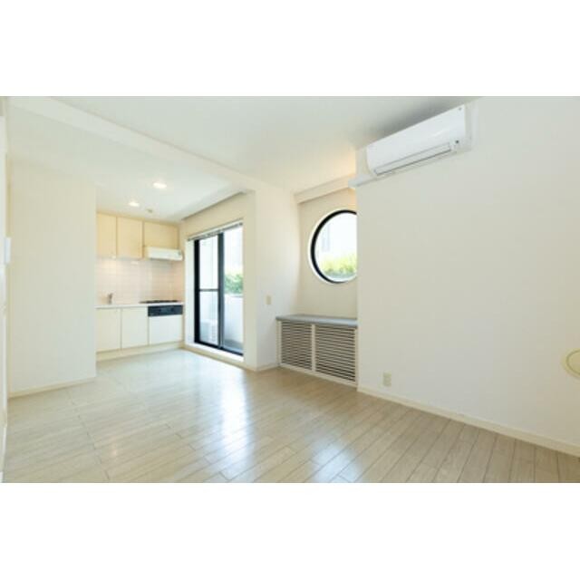 ※写真は同タイプ住戸です。(居間)