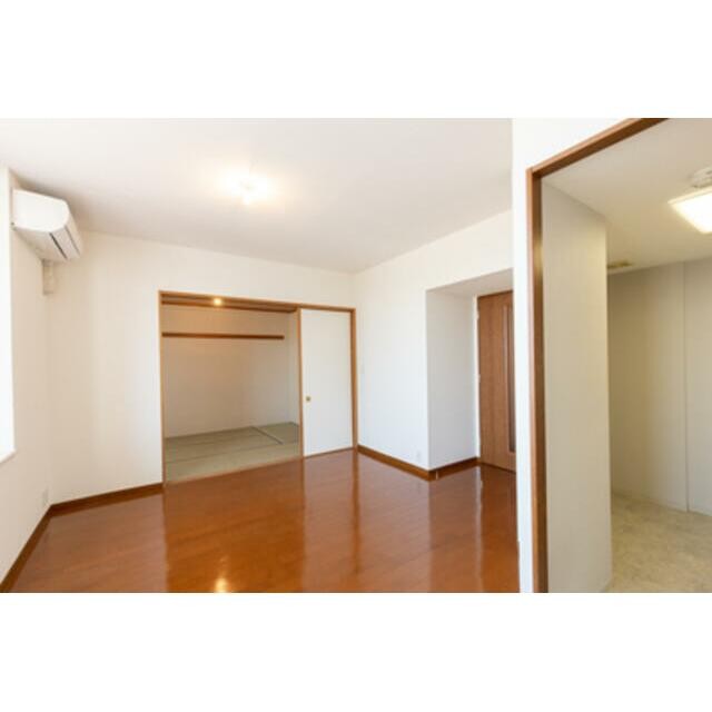 ※写真は同タイプ住戸です。(居間)