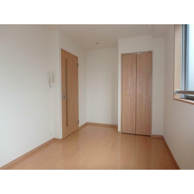 洋室6帖・収納スペース有り(居間)