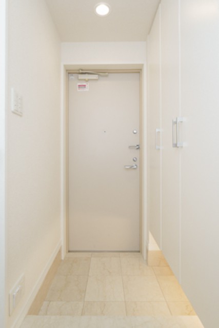 ※写真は同タイプ住戸です。(玄関)