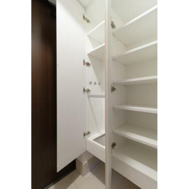※写真は同タイプ住戸です。(玄関)