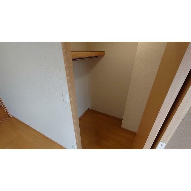 ウォークインクローゼット(内装)