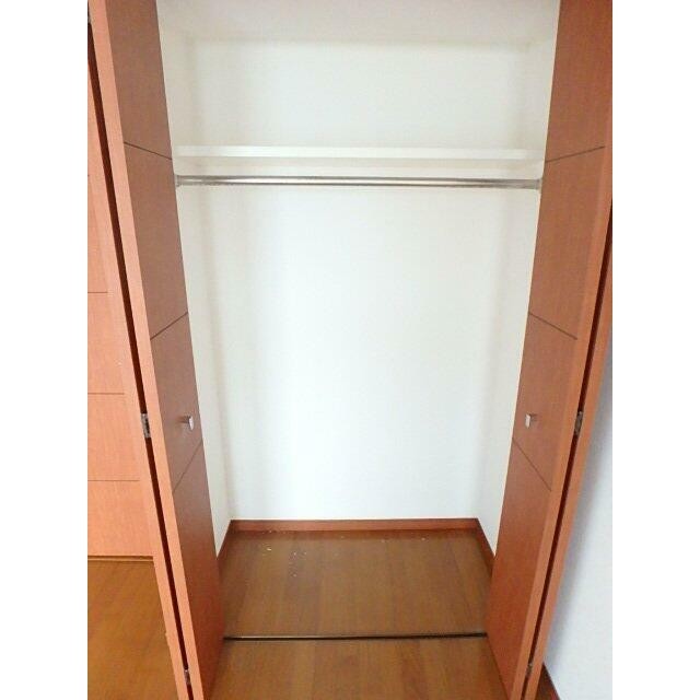 収納スペース豊富です(内装)