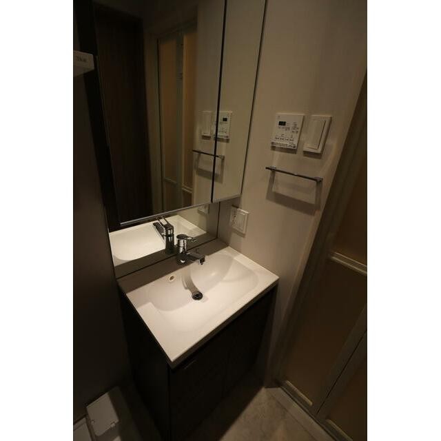※同物件他号室の写真となり、室内フローリング等配色が異なります。※本タイプにはルーフバルコニーがつい(内装)
