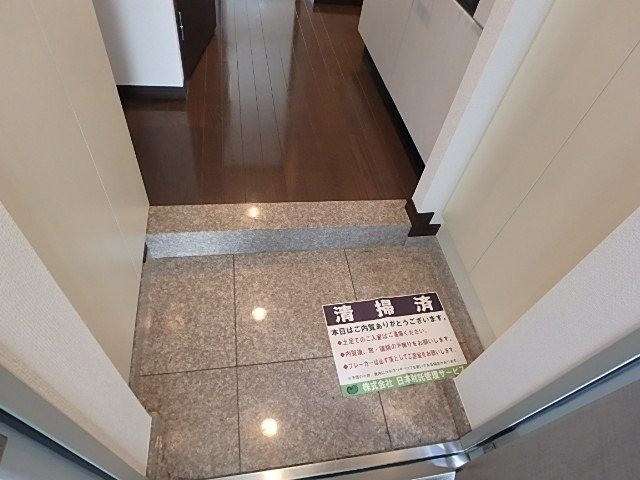 (玄関)
