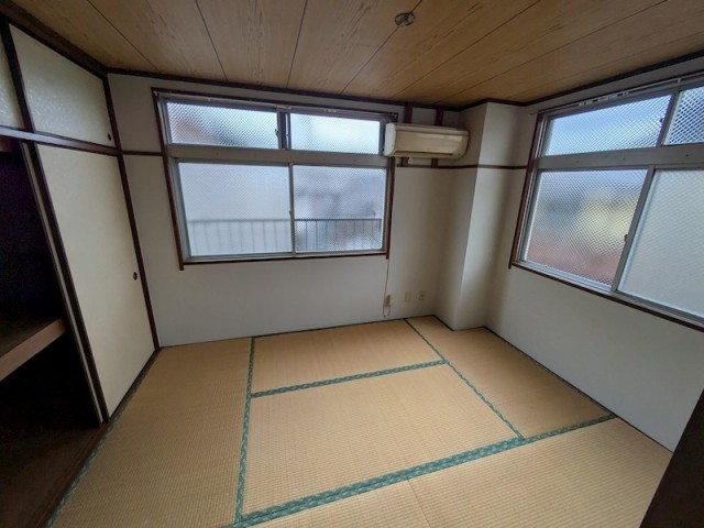 (居間)