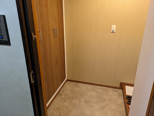 (玄関)