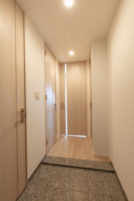 ※写真は同タイプ住戸です。(玄関)