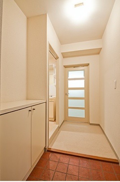 ※写真は同タイプ住戸です。(玄関)