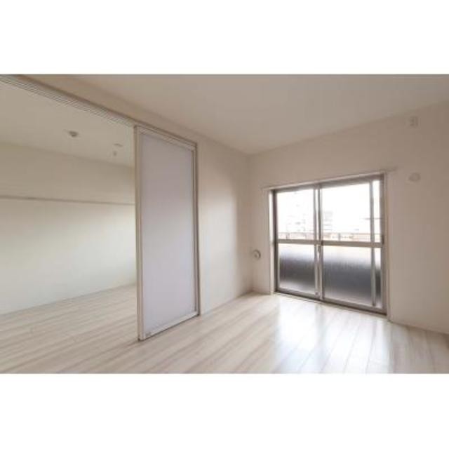※写真は同タイプ住戸です。(居間)