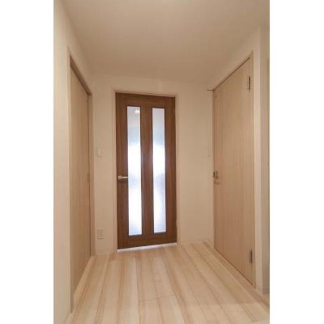 ※写真は同タイプ住戸です。(玄関)