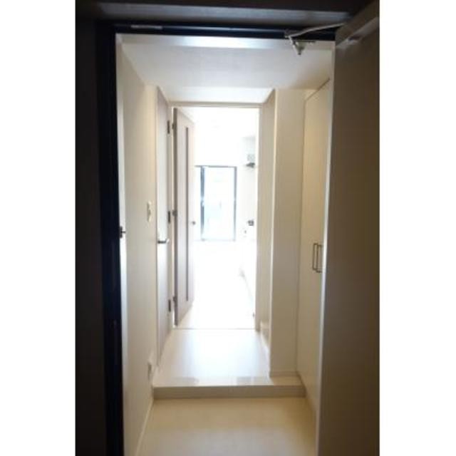 ※写真は同タイプ住戸です。(玄関)