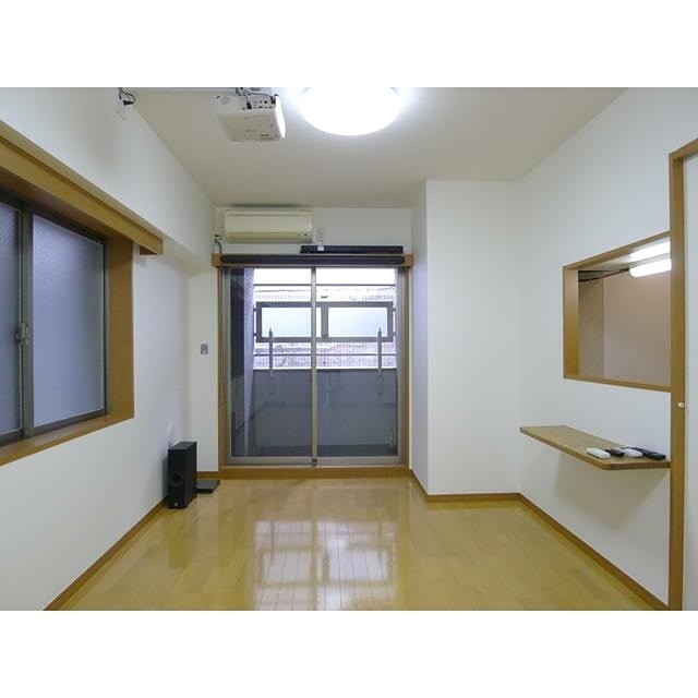 (居間)