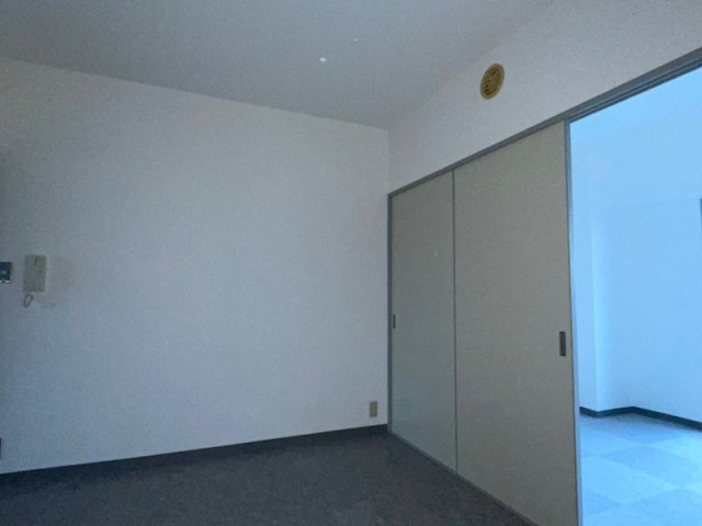 (居間)