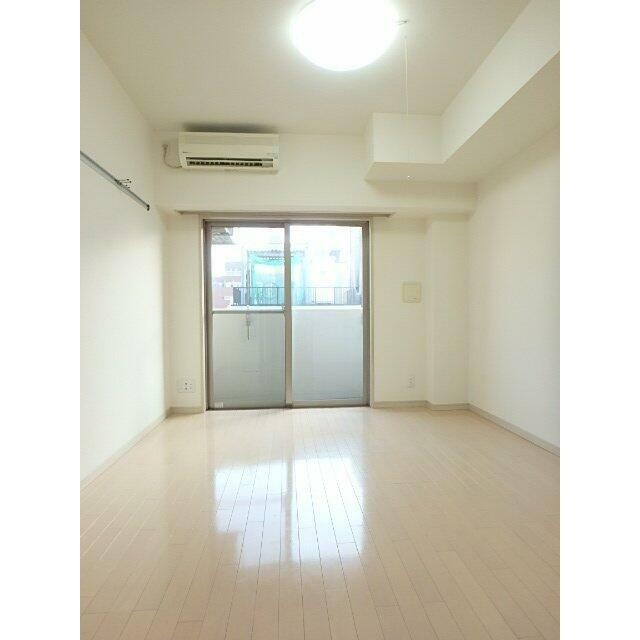 (居間)