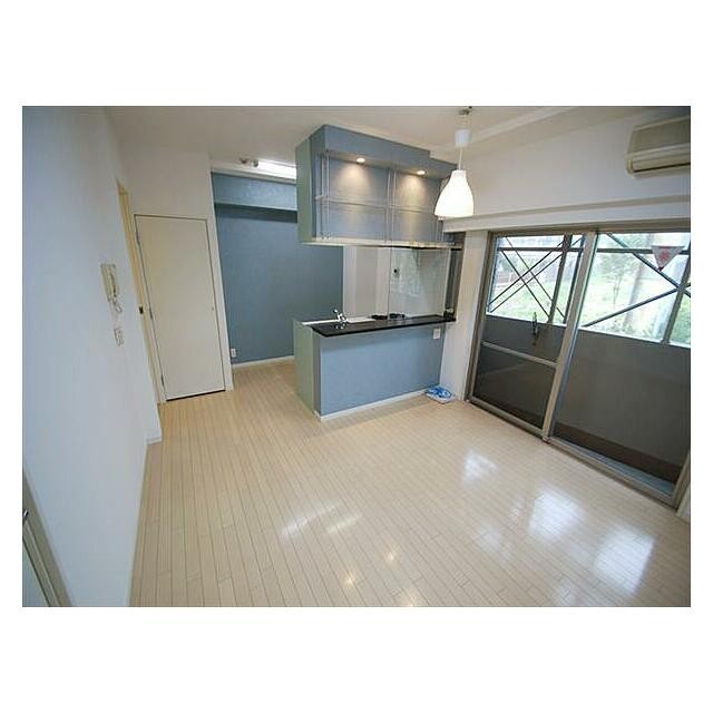 (居間)