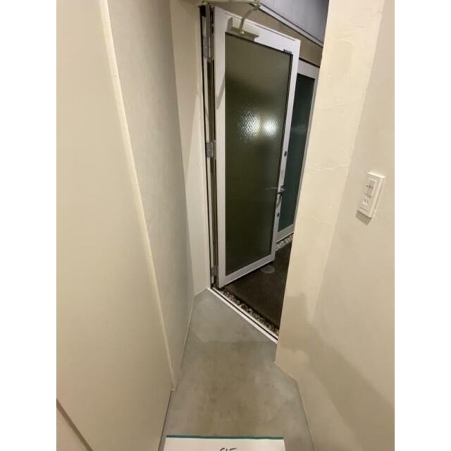 (玄関)