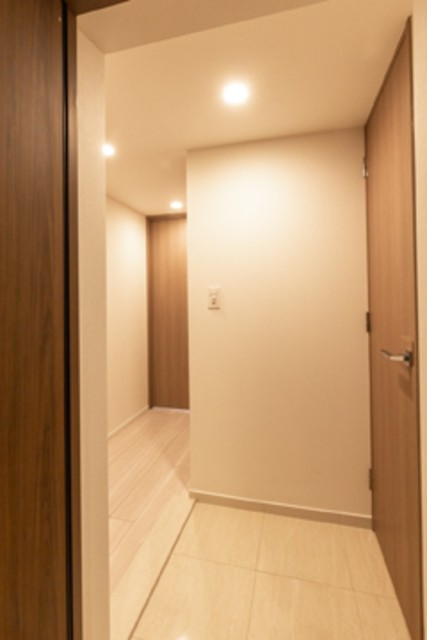 ※写真は同タイプ住戸です。(玄関)