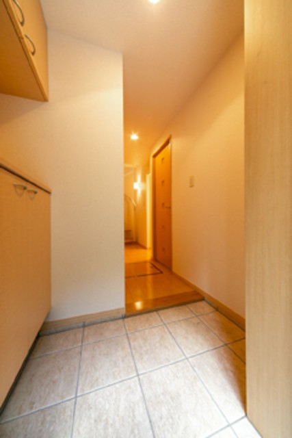 ※写真は同タイプ住戸です。(玄関)