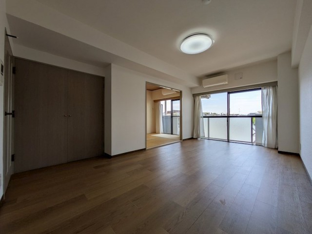 (居間)