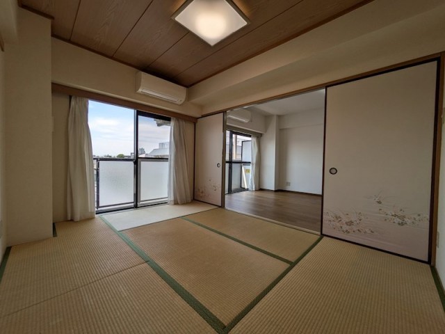 (居間)