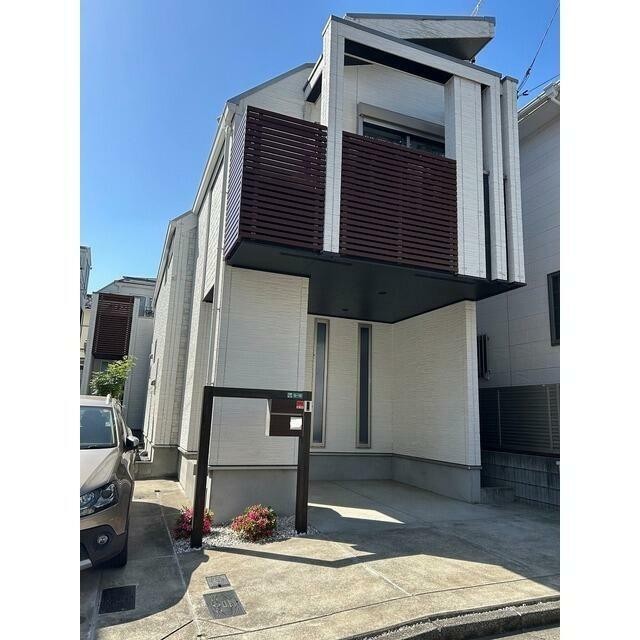 目黒区中目黒４丁目 【賃貸居住】一戸建
