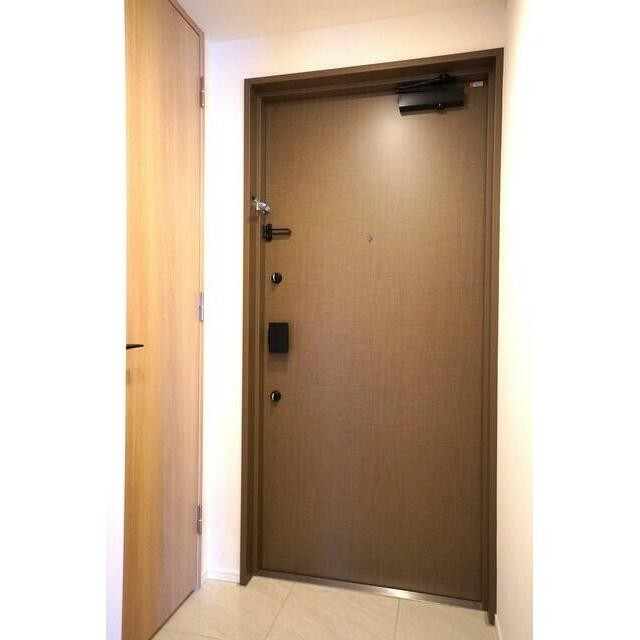 ※写真は同タイプ住戸です。(玄関)