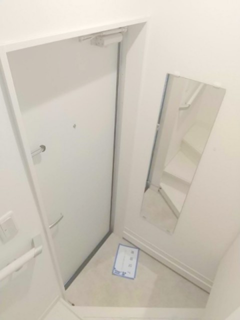 ※同仕様写真含む(玄関)