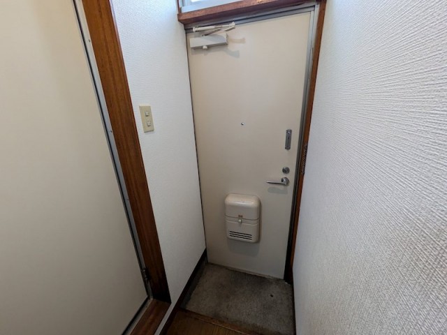 (玄関)