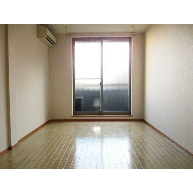 ※同仕様写真含む(居間)