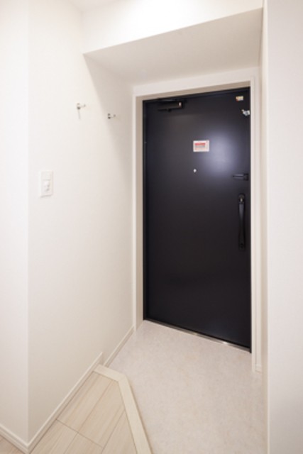 ※写真は同タイプ住戸です。(玄関)