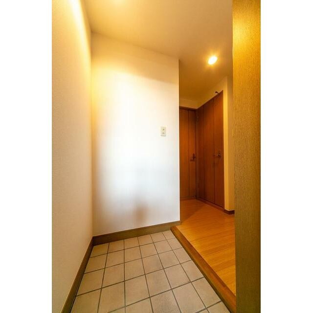 ※写真は同タイプ住戸です。(玄関)