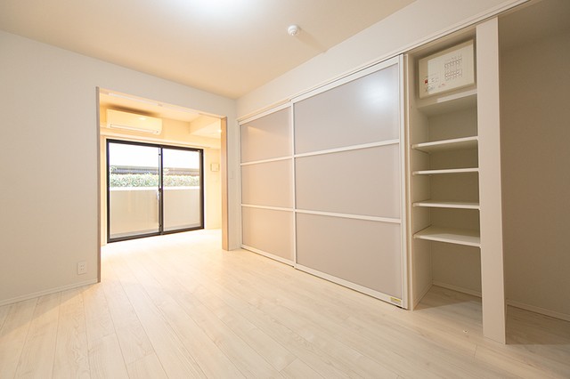 ※写真は同タイプ住戸です。(居間)