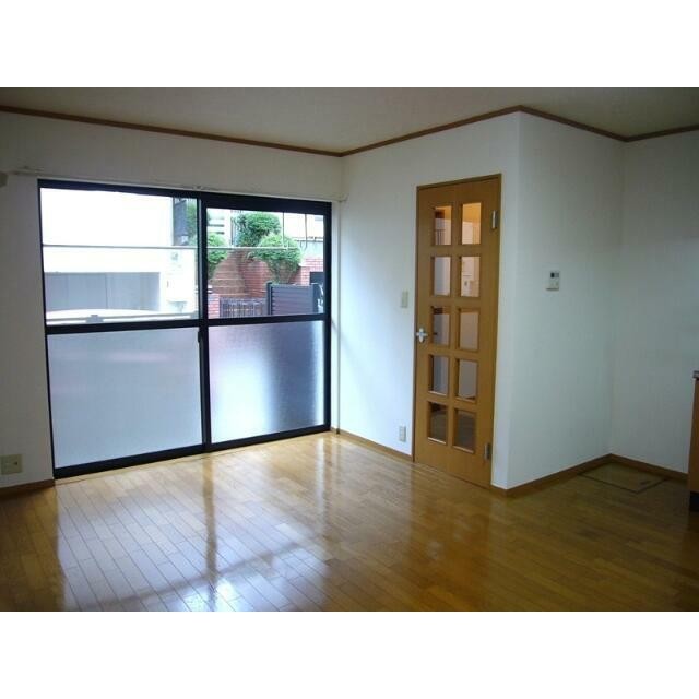 (居間)