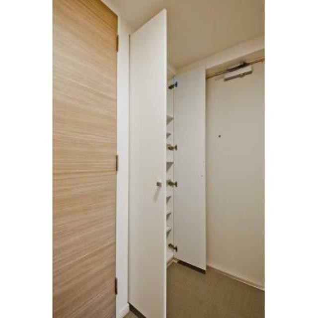 ※写真は同タイプ住戸です。(玄関)