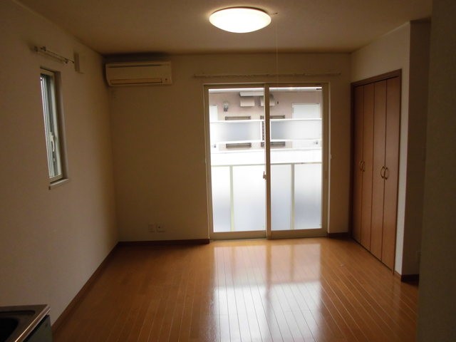 (居間)