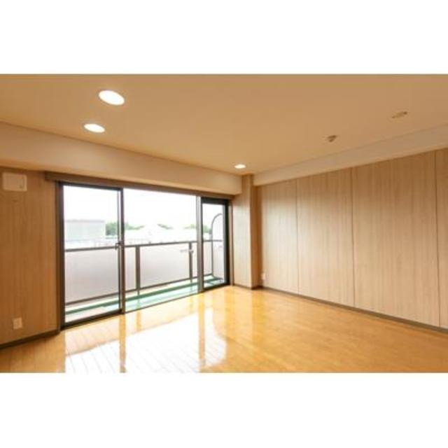 ※写真は同タイプ住戸です。(居間)