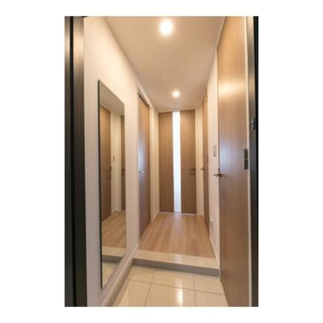 ※写真は同タイプ住戸です。(玄関)
