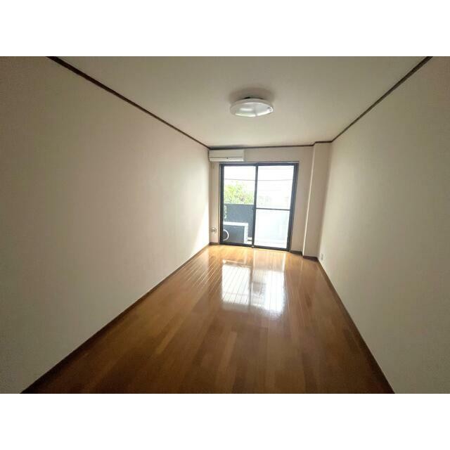 (居間)