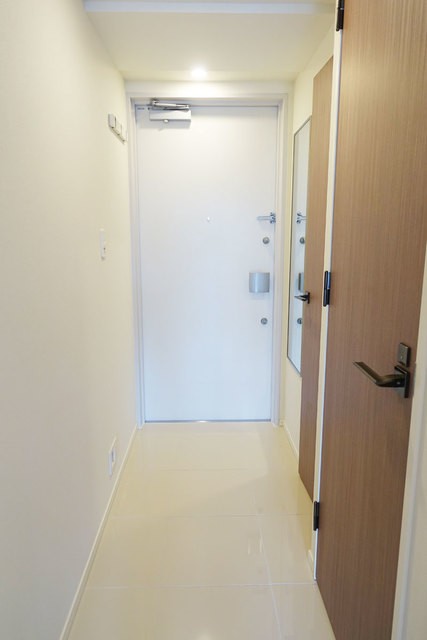 ※写真は同タイプ住戸です。(玄関)