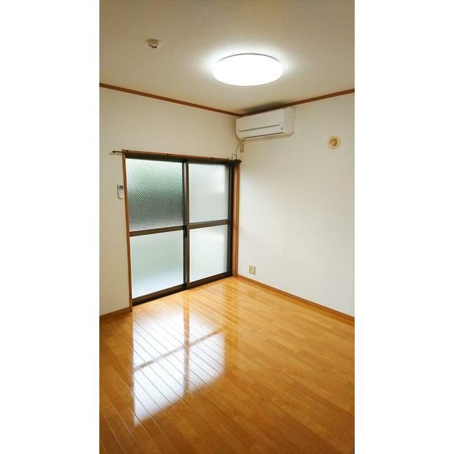 ダイニングキッチン（9．5帖）(居間)