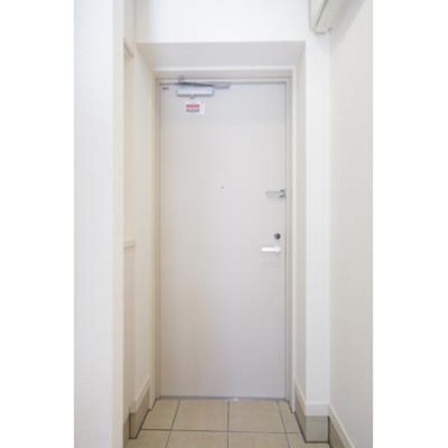 ※写真は同タイプ住戸です。(玄関)