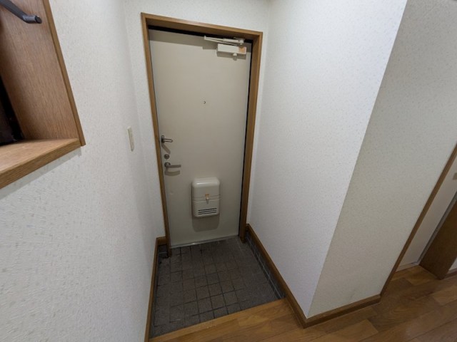 (玄関)